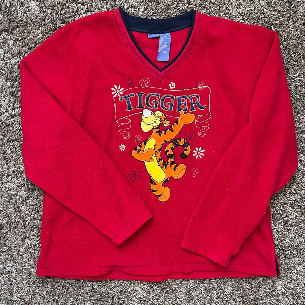 Vintage Disney Tigger v-neck fleece crewneck
